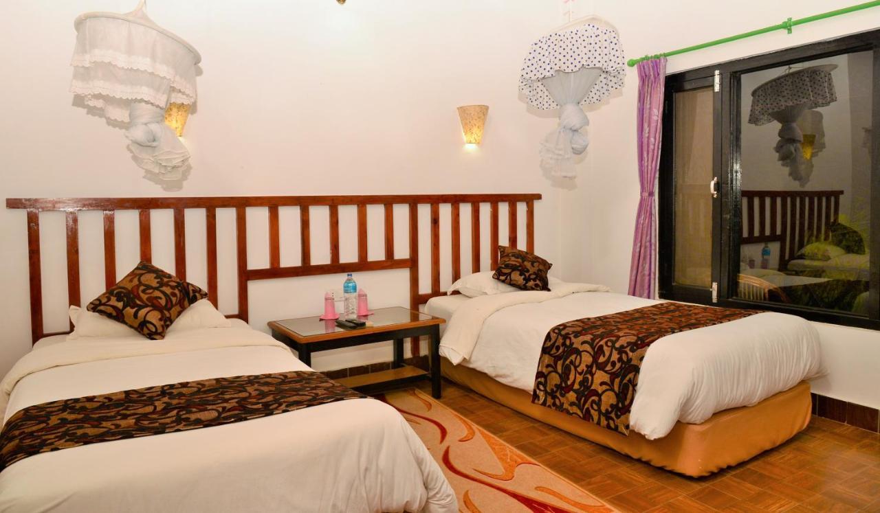 Hotel Parkside & Swimming Pool-Between Greenery And Azure ,Your Perfect Retreat Chitwan Exterior foto