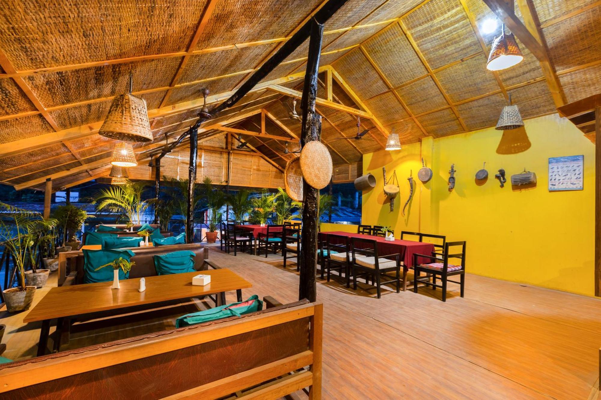 Hotel Parkside & Swimming Pool-Between Greenery And Azure ,Your Perfect Retreat Chitwan Exterior foto