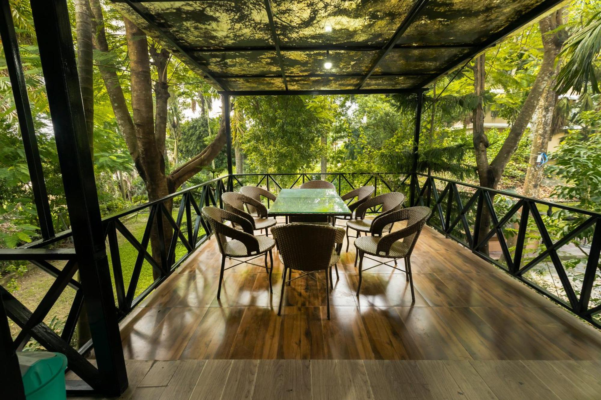 Hotel Parkside & Swimming Pool-Between Greenery And Azure ,Your Perfect Retreat Chitwan Exterior foto